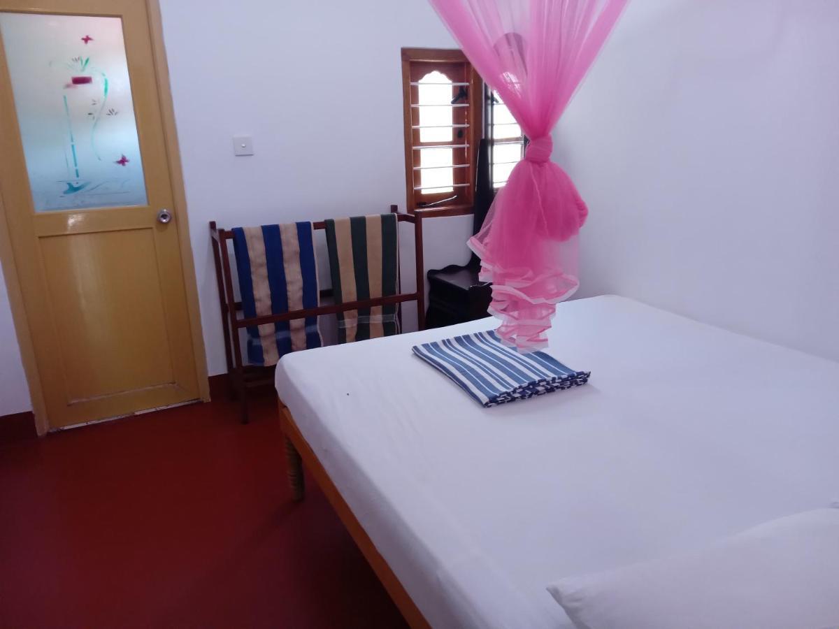 Vibushan Guest House 닐라벨리 외부 사진