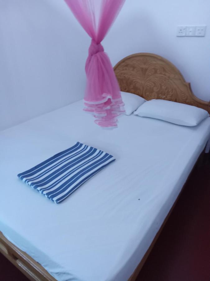 Vibushan Guest House 닐라벨리 외부 사진