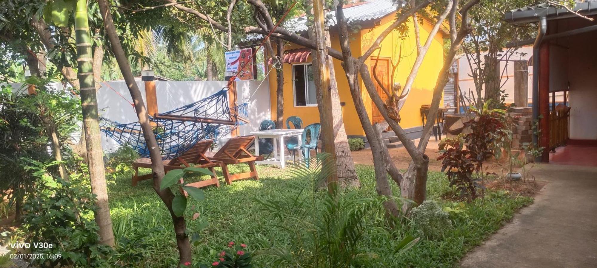 Vibushan Guest House 닐라벨리 외부 사진